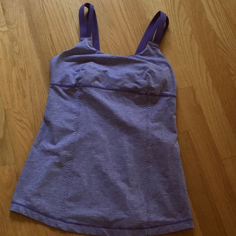 Lululemon workout top good preowned condition